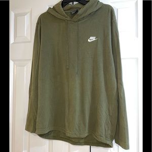 Nike men’s pullover hoodie shirt ; size large